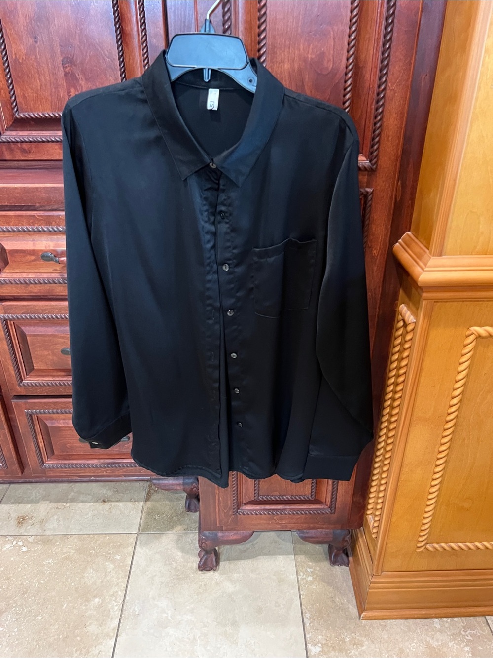 Women's Black Button-Front Blouse - Classic Collared Top